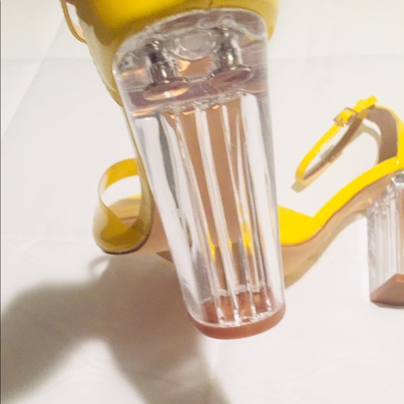 💥New Liliana Yellow Peep Toe Heels - Picture 5 of 8